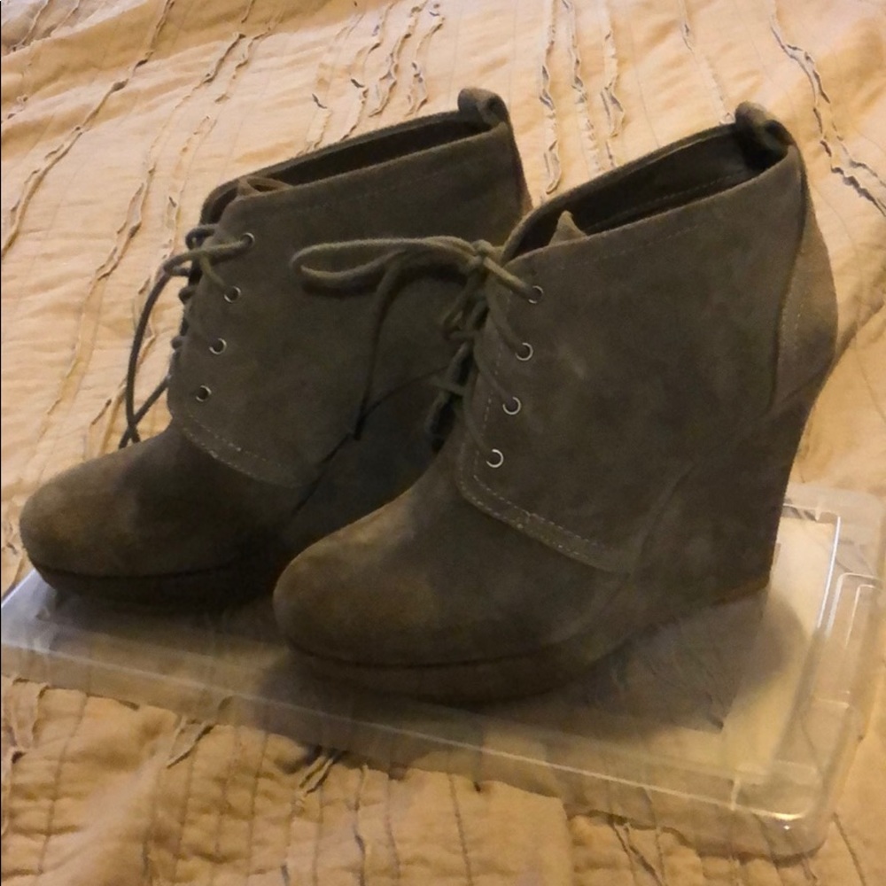 Tope suade booties